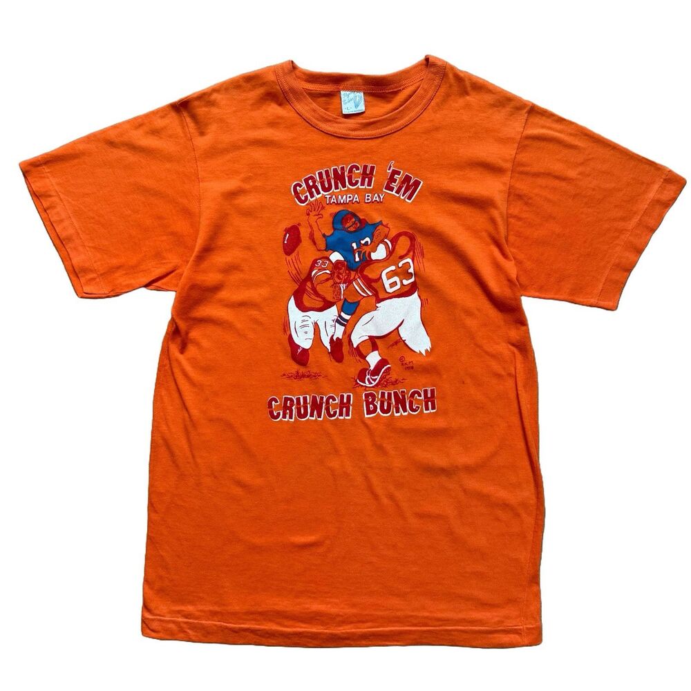 Vintage 70s Tampa Bay Buccaneers Crunch Bunch Football TShirt Size L Orange 1978